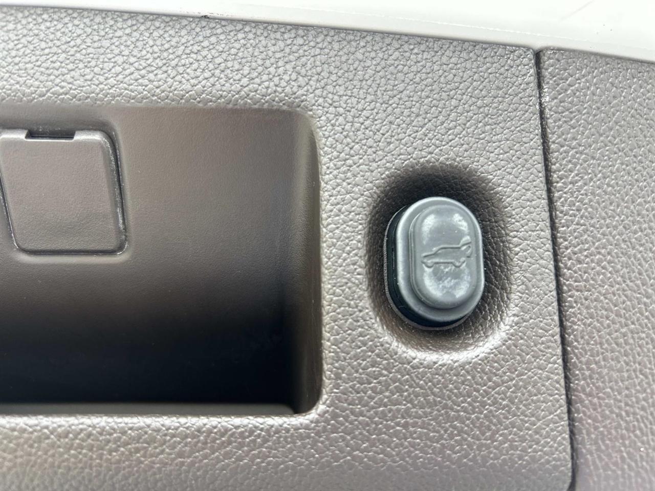 GMC Yukon 2WD 4dr Denali 2017