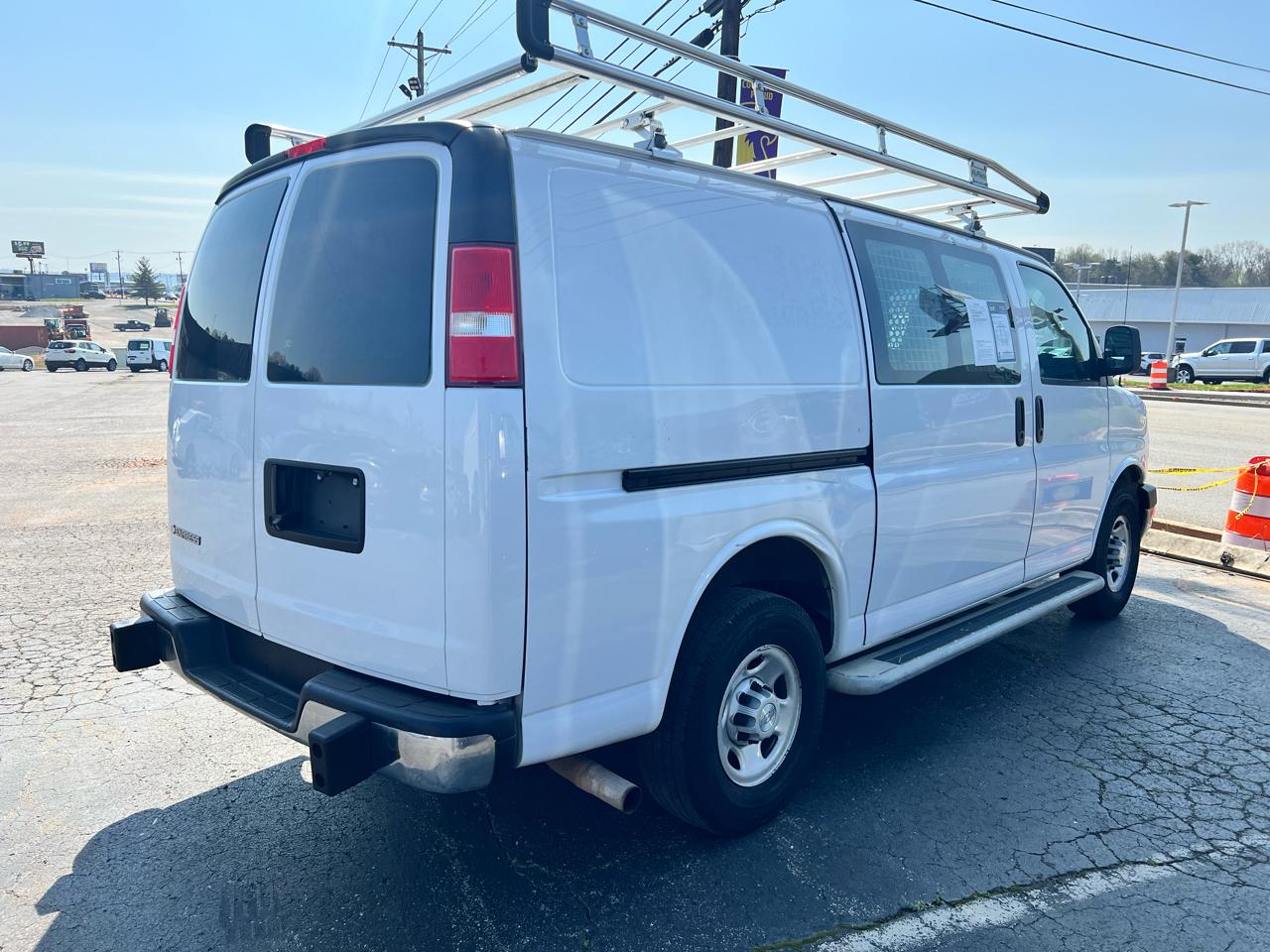 Chevrolet Express Cargo Van RWD 2500 135" 2018