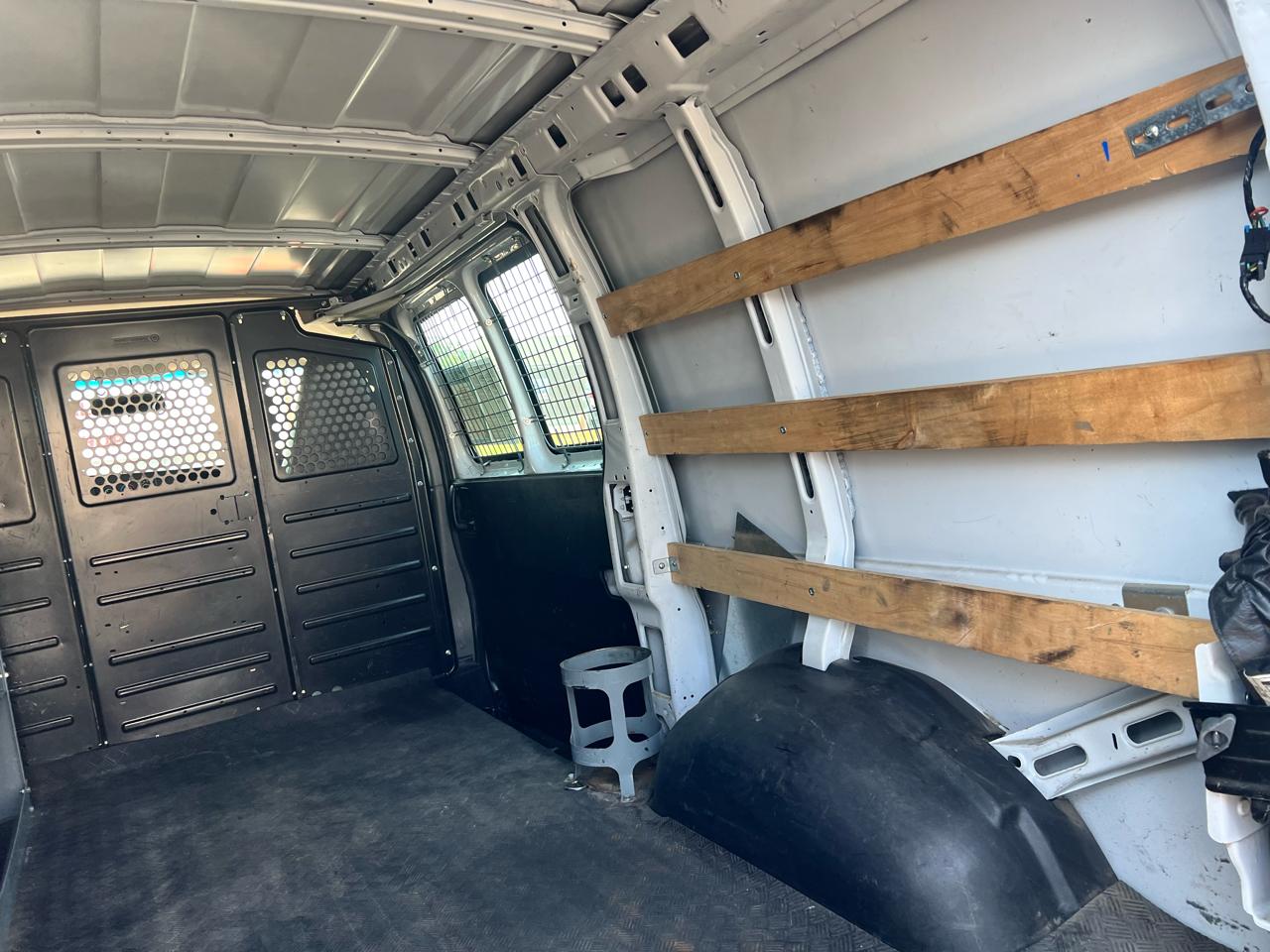 Chevrolet Express Cargo Van RWD 2500 135" 2018