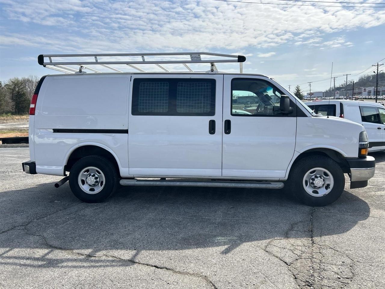 Chevrolet Express Cargo Van RWD 2500 135" 2018