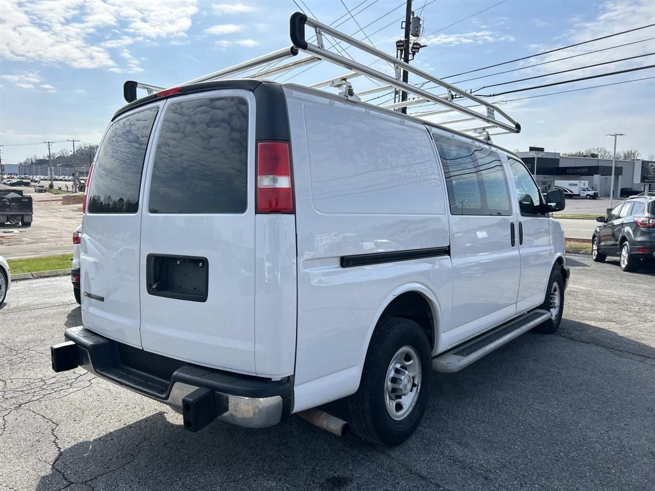Chevrolet Express Cargo Van RWD 2500 135" 2018