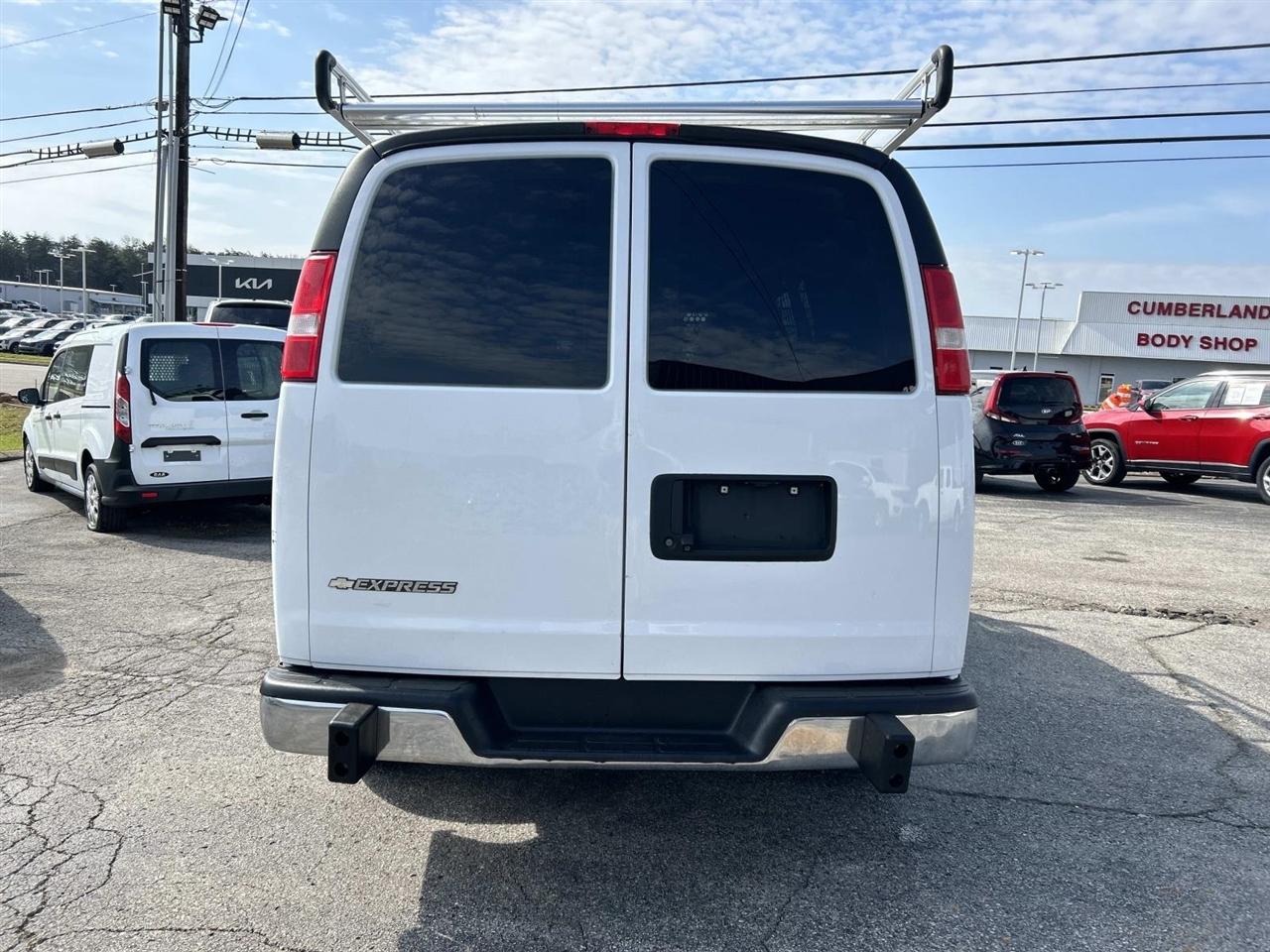 Chevrolet Express Cargo Van RWD 2500 135" 2018