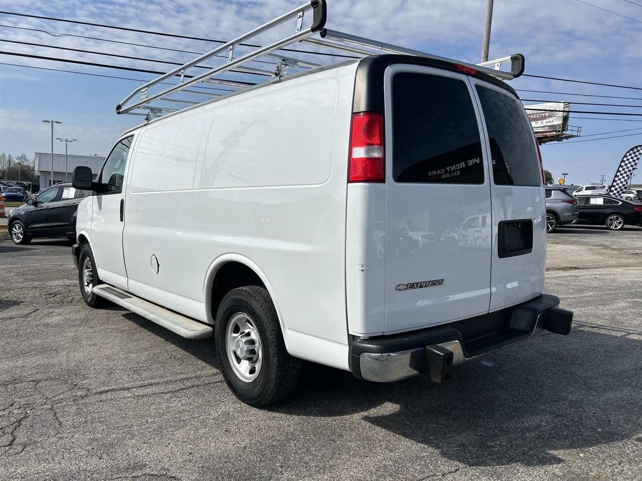 Chevrolet Express Cargo Van RWD 2500 135" 2018