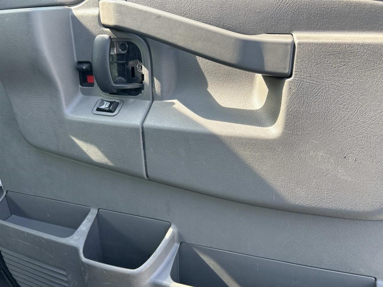 Chevrolet Express Cargo Van RWD 2500 135" 2018