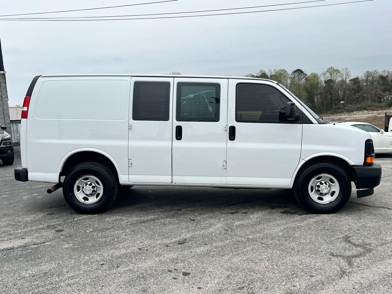 Chevrolet Express Cargo Van RWD 2500 135" 2017