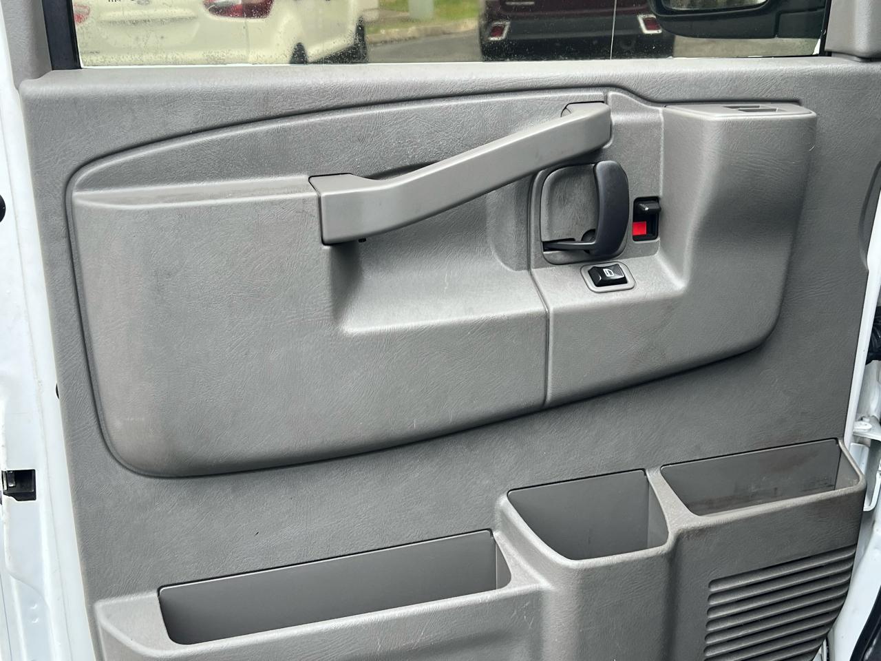 Chevrolet Express Cargo Van RWD 2500 135" 2017