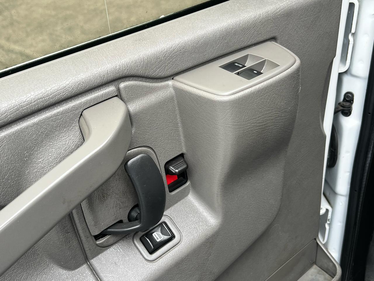 Chevrolet Express Cargo Van RWD 2500 135" 2017