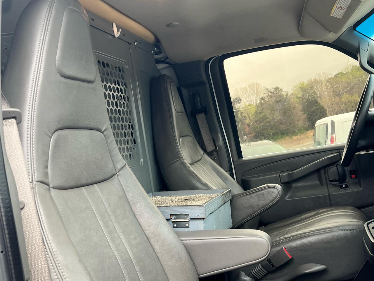 Chevrolet Express Cargo Van RWD 2500 135" 2017