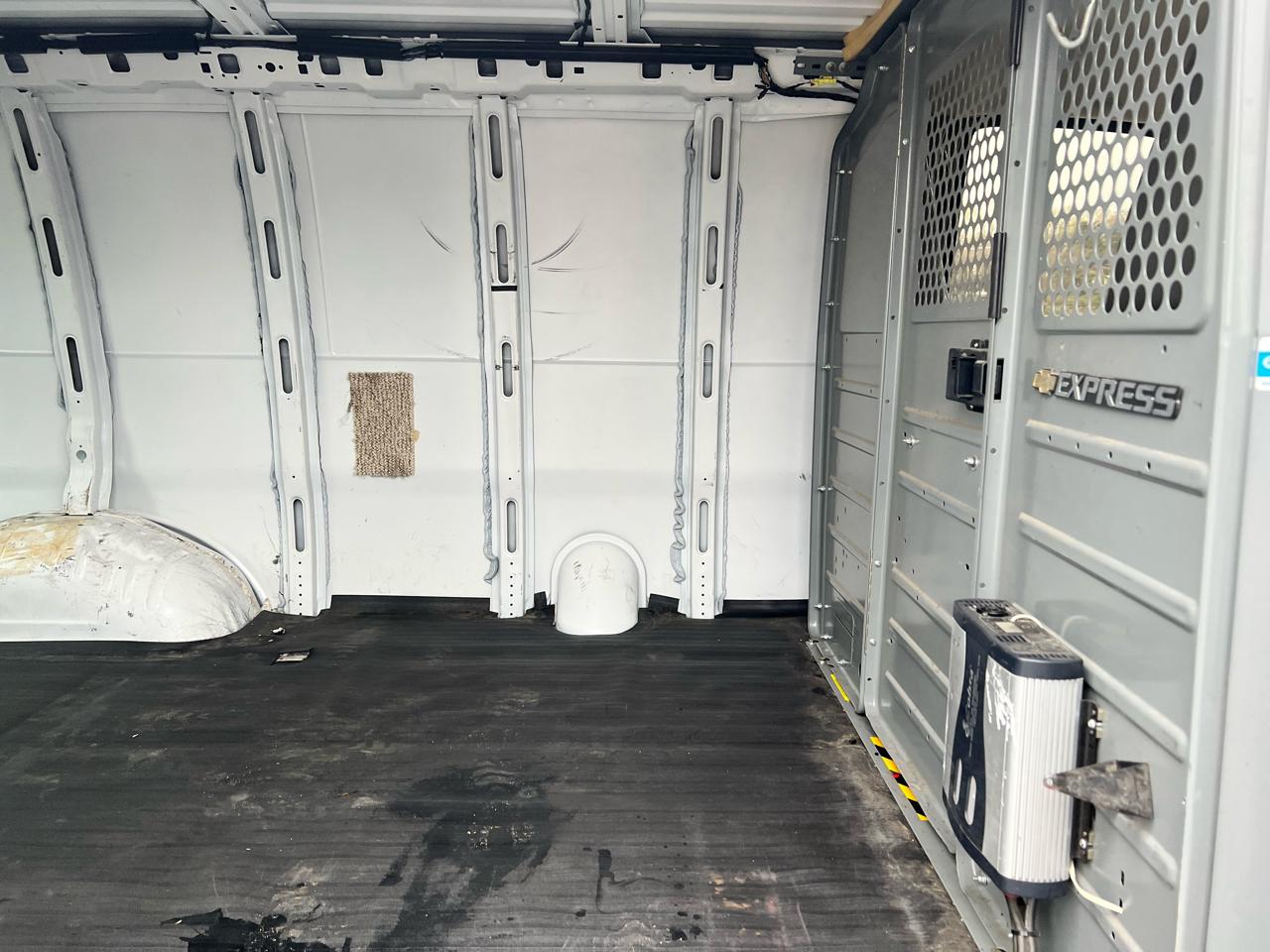 Chevrolet Express Cargo Van RWD 2500 135" 2017