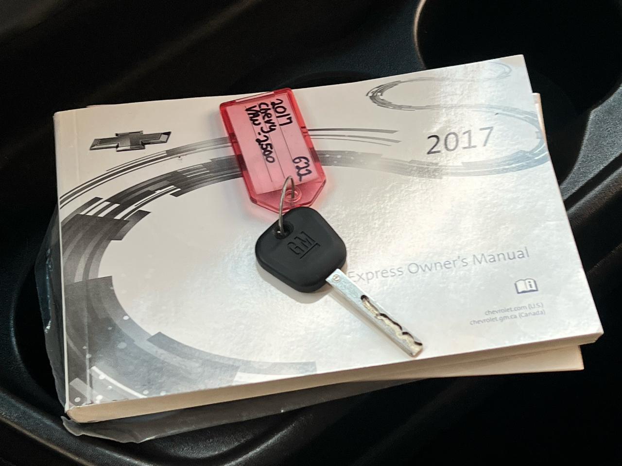 Chevrolet Express Cargo Van RWD 2500 135" 2017