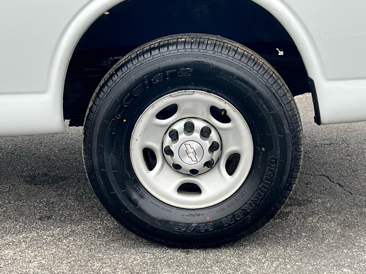 Chevrolet Express Cargo Van RWD 2500 135" 2017