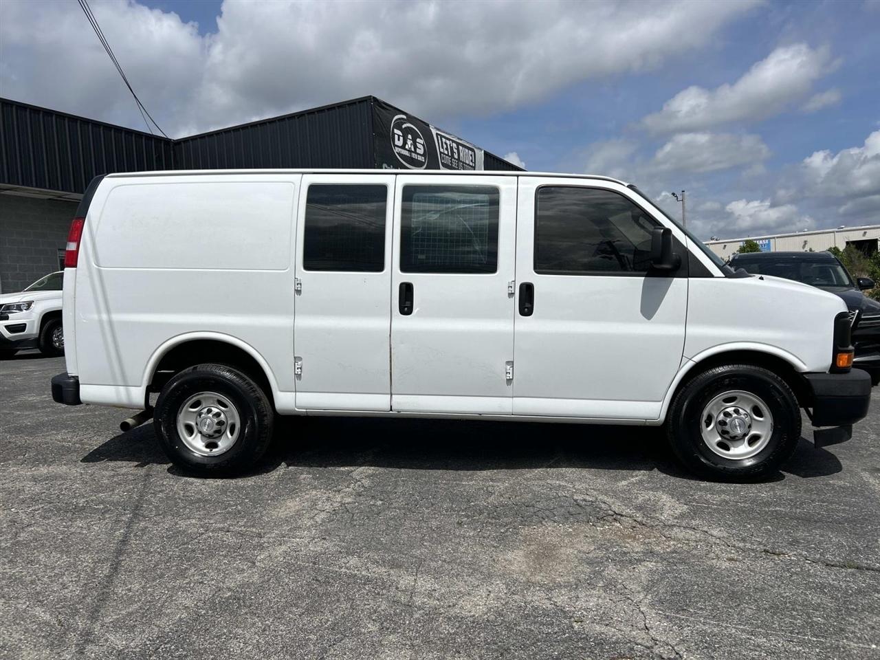 Chevrolet Express Cargo Van RWD 2500 135" 2017