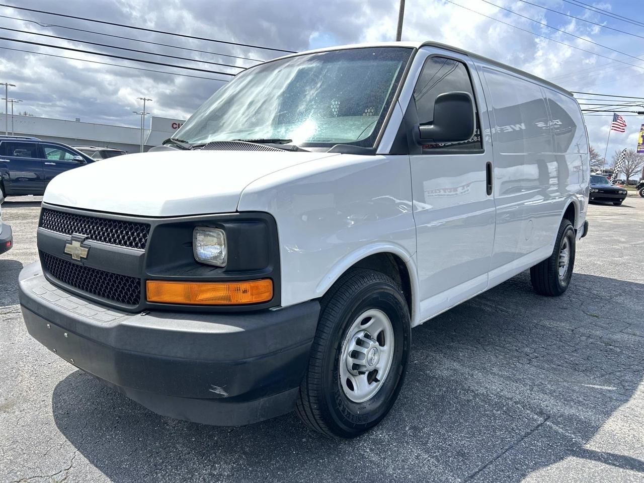 Chevrolet Express Cargo Van RWD 2500 135" 2017