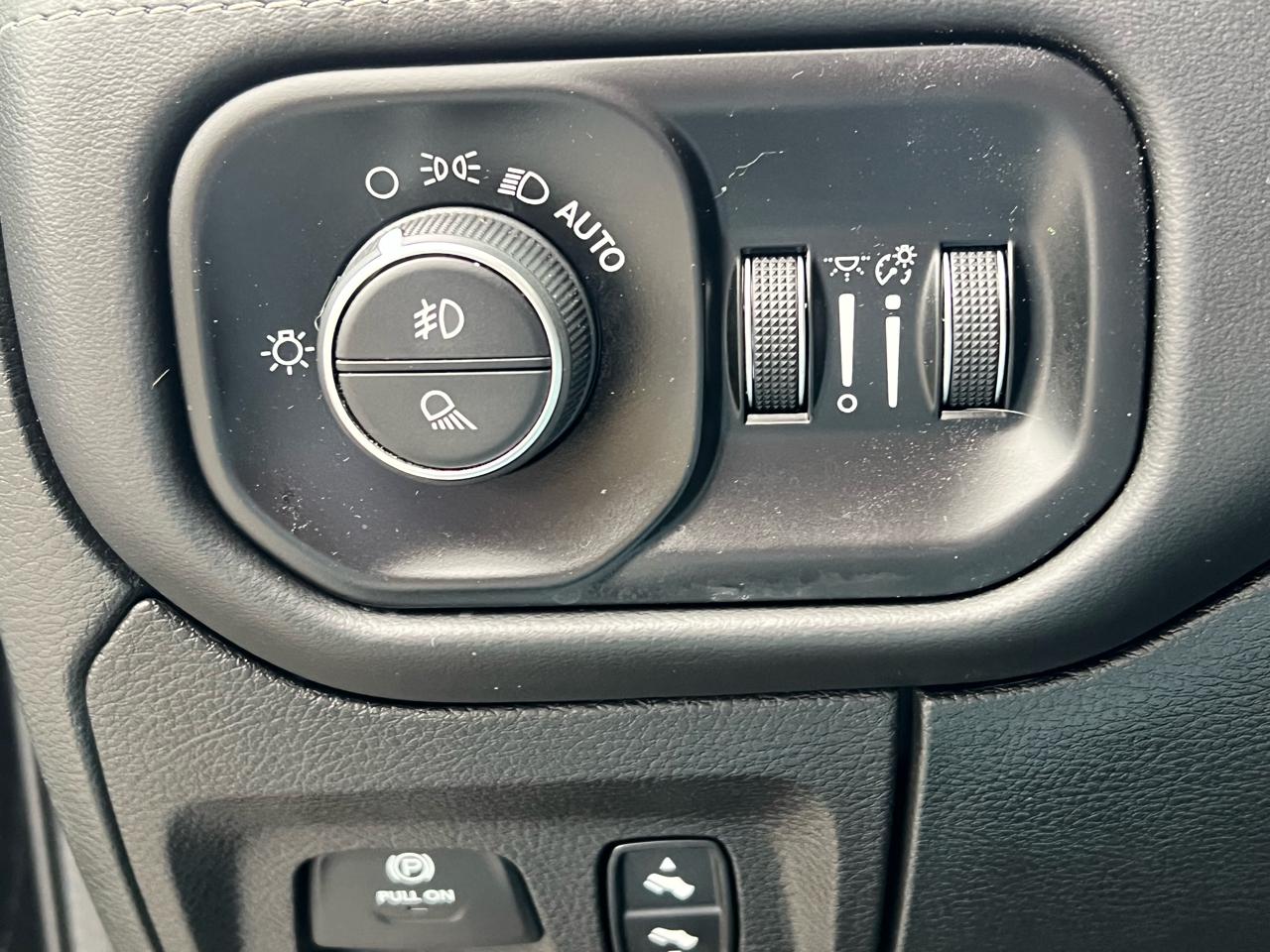 RAM 1500 Limited 4x2 Crew Cab 5'7" Box 2020