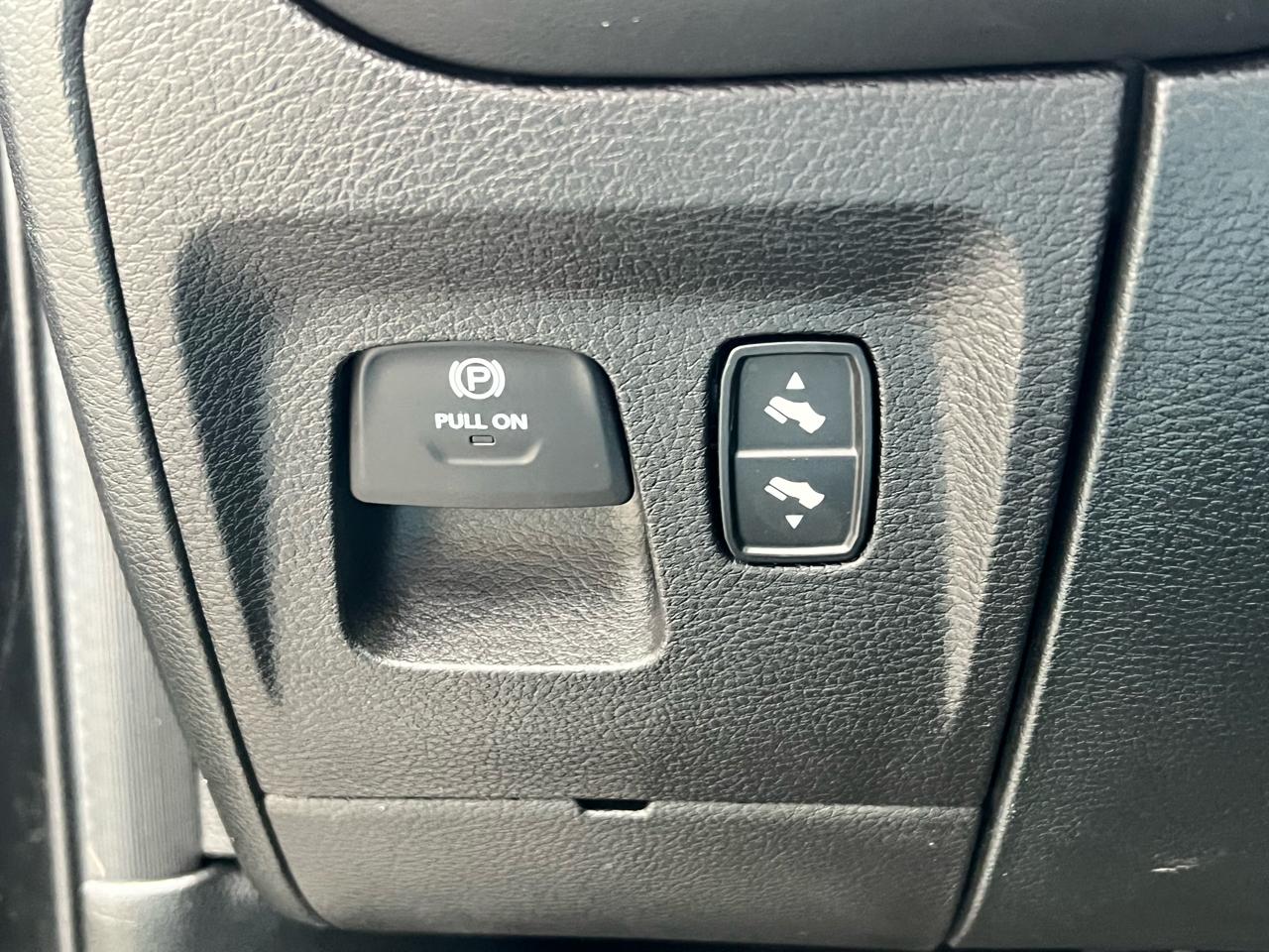 RAM 1500 Limited 4x2 Crew Cab 5'7" Box 2020