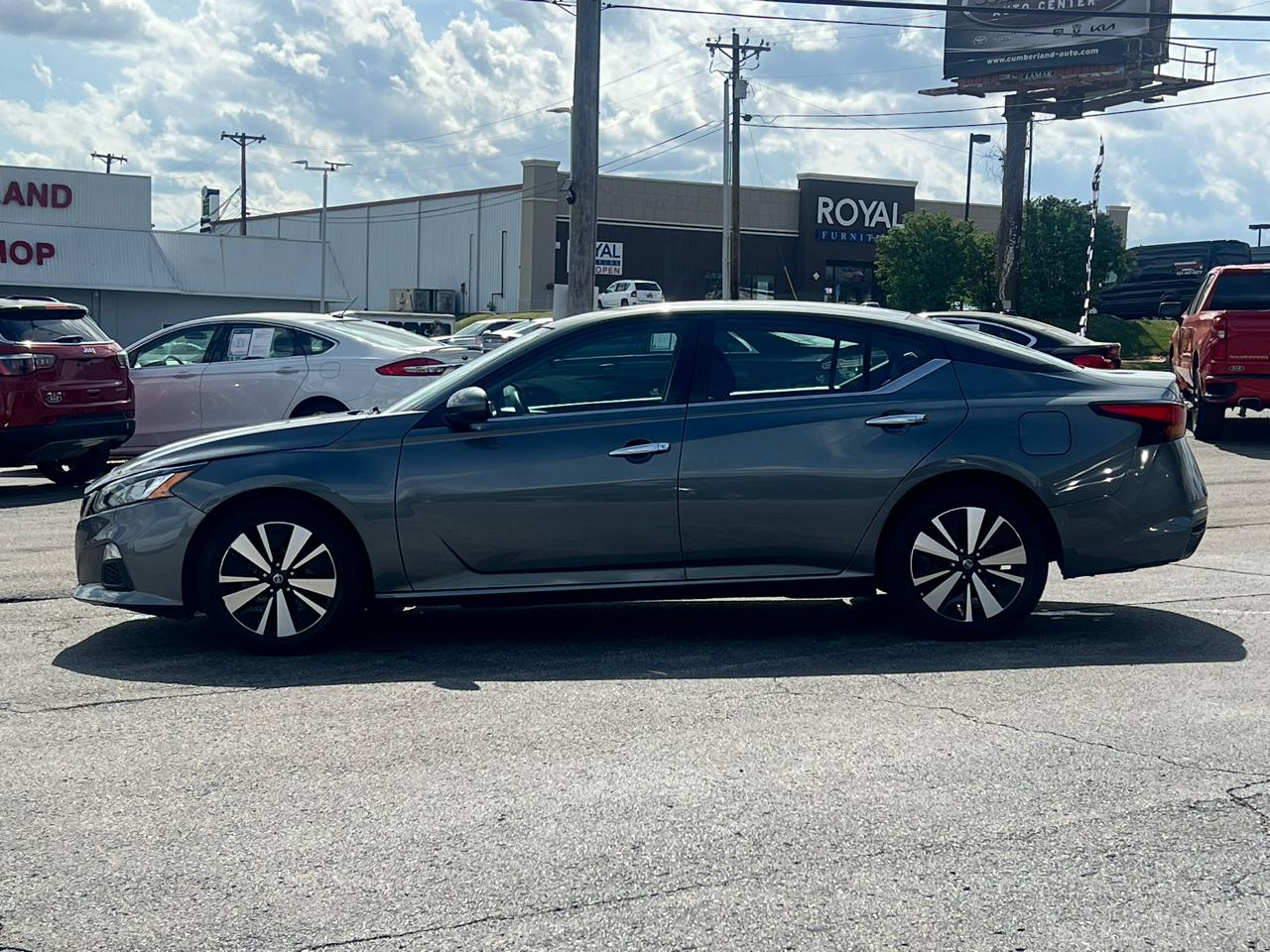 Nissan Altima 2.5 SV Sedan 2022
