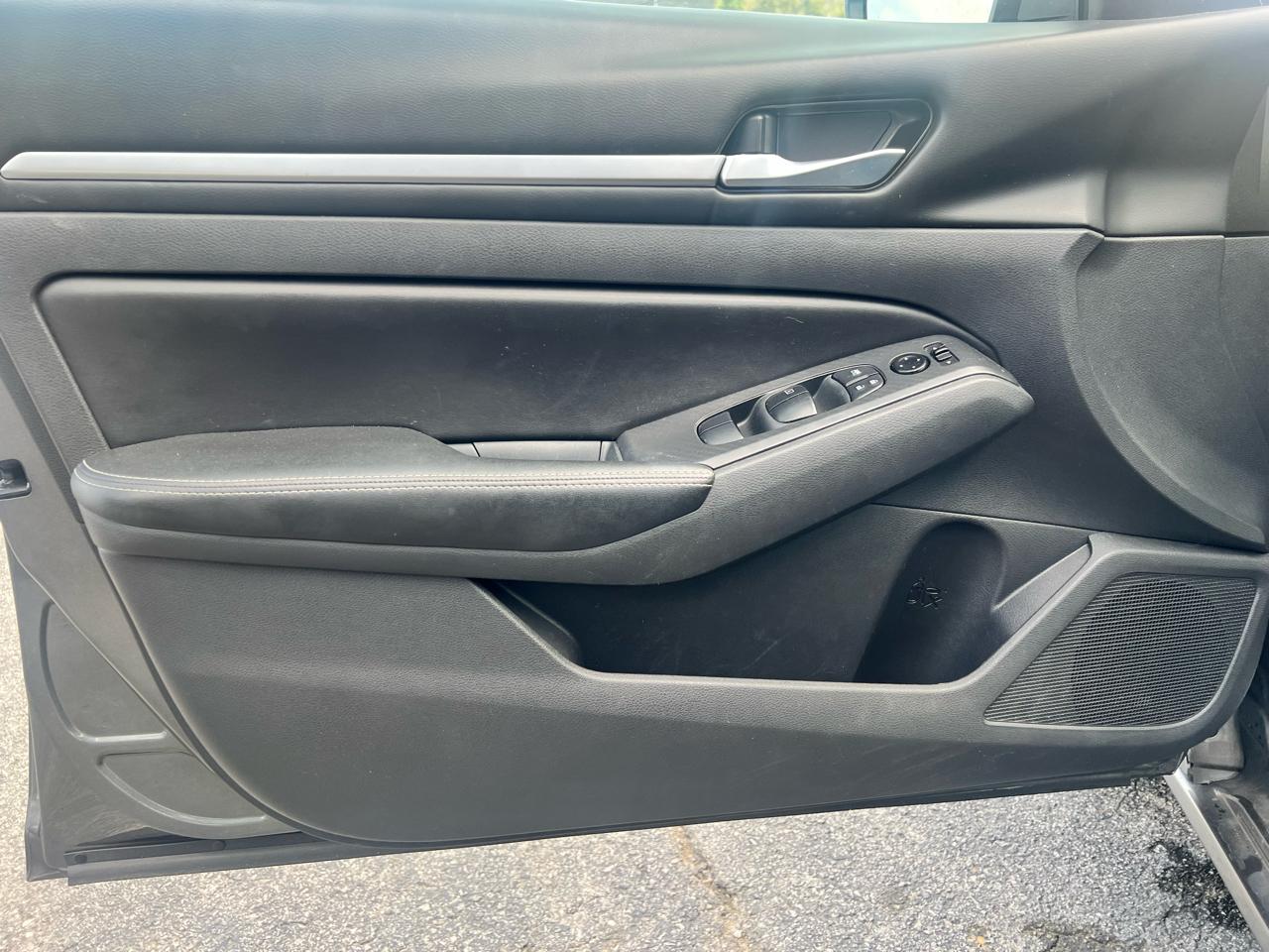 Nissan Altima 2.5 SV Sedan 2022