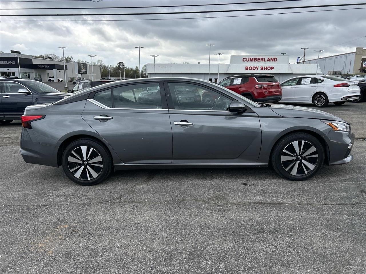 Nissan Altima 2.5 SV Sedan 2022