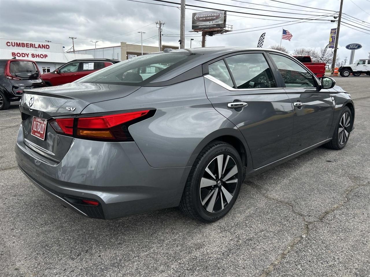 Nissan Altima 2.5 SV Sedan 2022