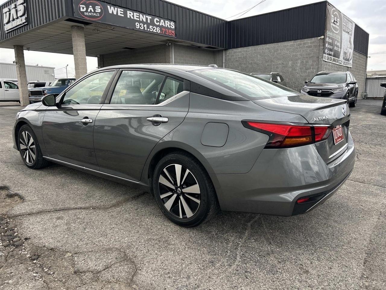 Nissan Altima 2.5 SV Sedan 2022