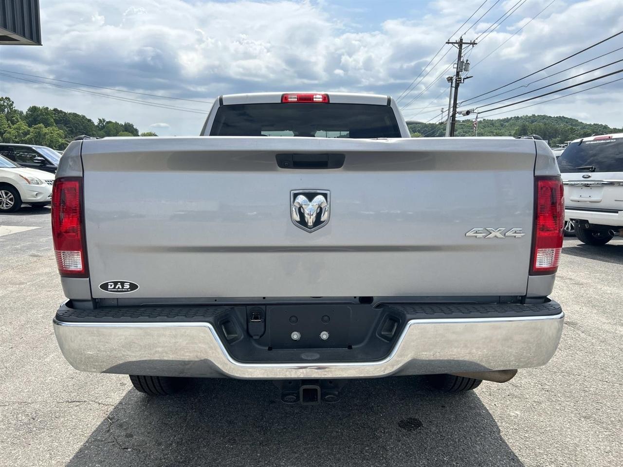 RAM 1500 Classic Tradesman 4x4 Quad Cab 6'4" Box 2020