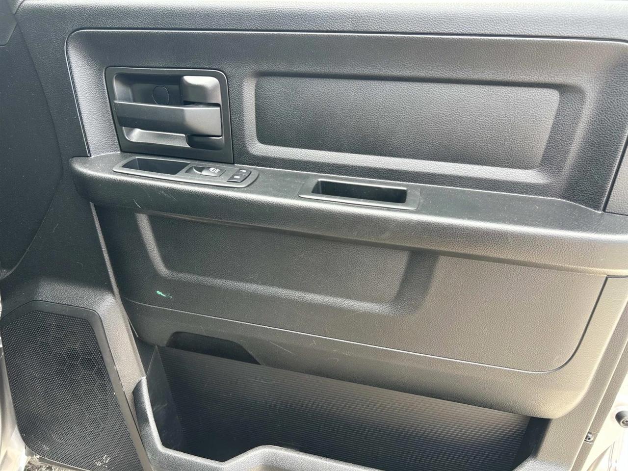 RAM 1500 Classic Tradesman 4x4 Quad Cab 6'4" Box 2020