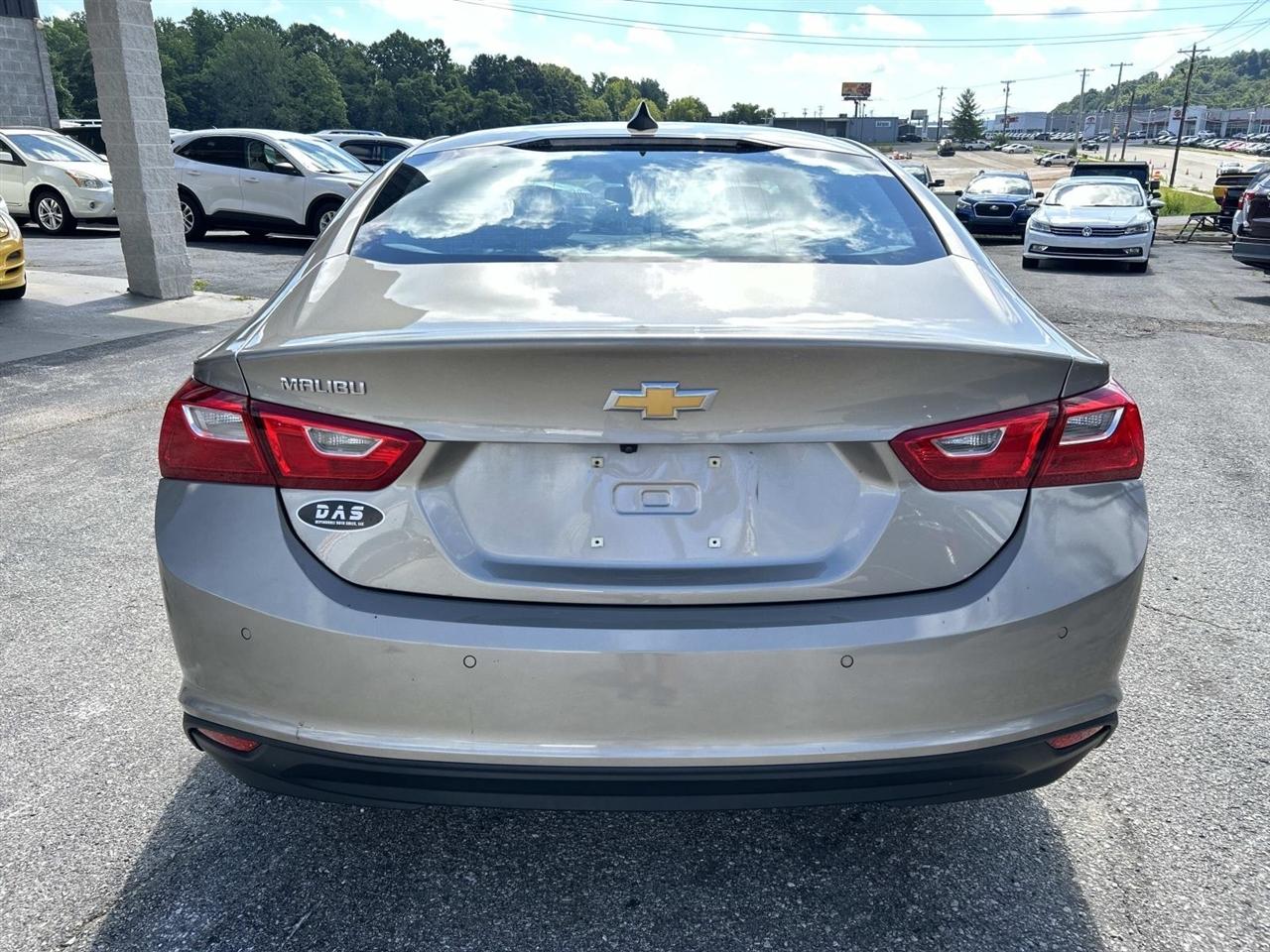Chevrolet Malibu 4dr Sdn LS w/1FL 2022