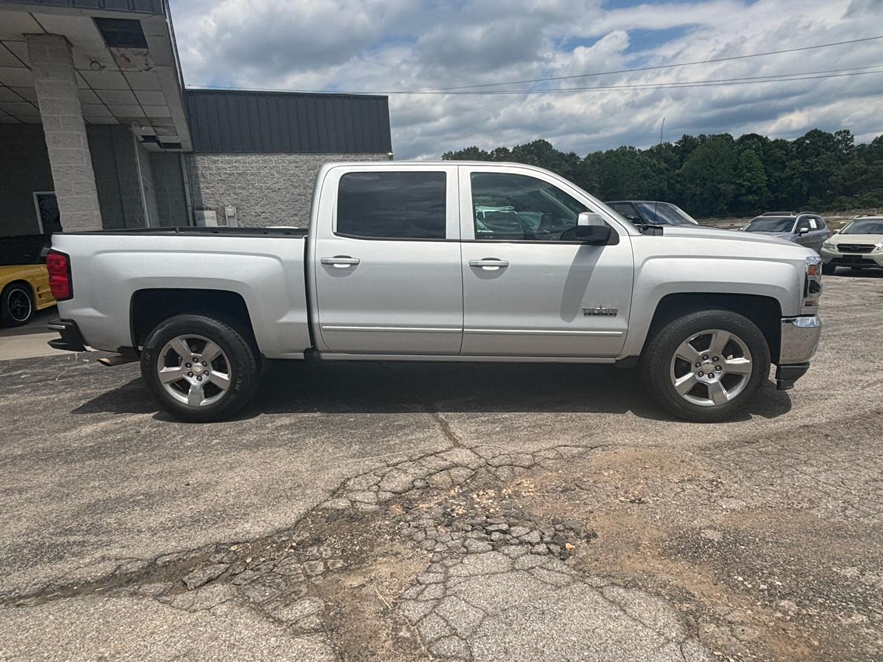 Chevrolet Silverado 1500 2WD Crew Cab 143.5" LT w/1LT 2018
