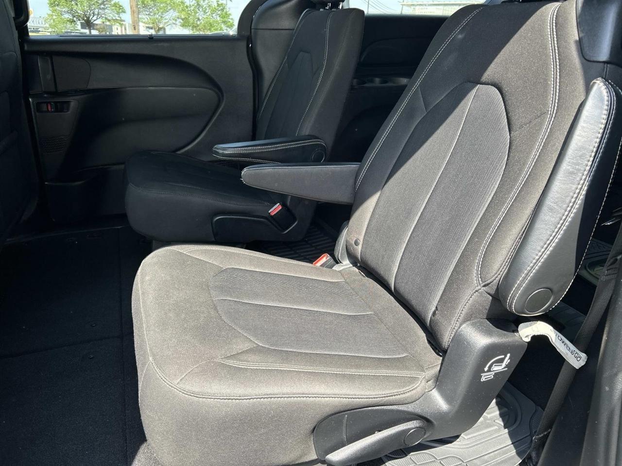 Chrysler Pacifica Touring FWD 2020