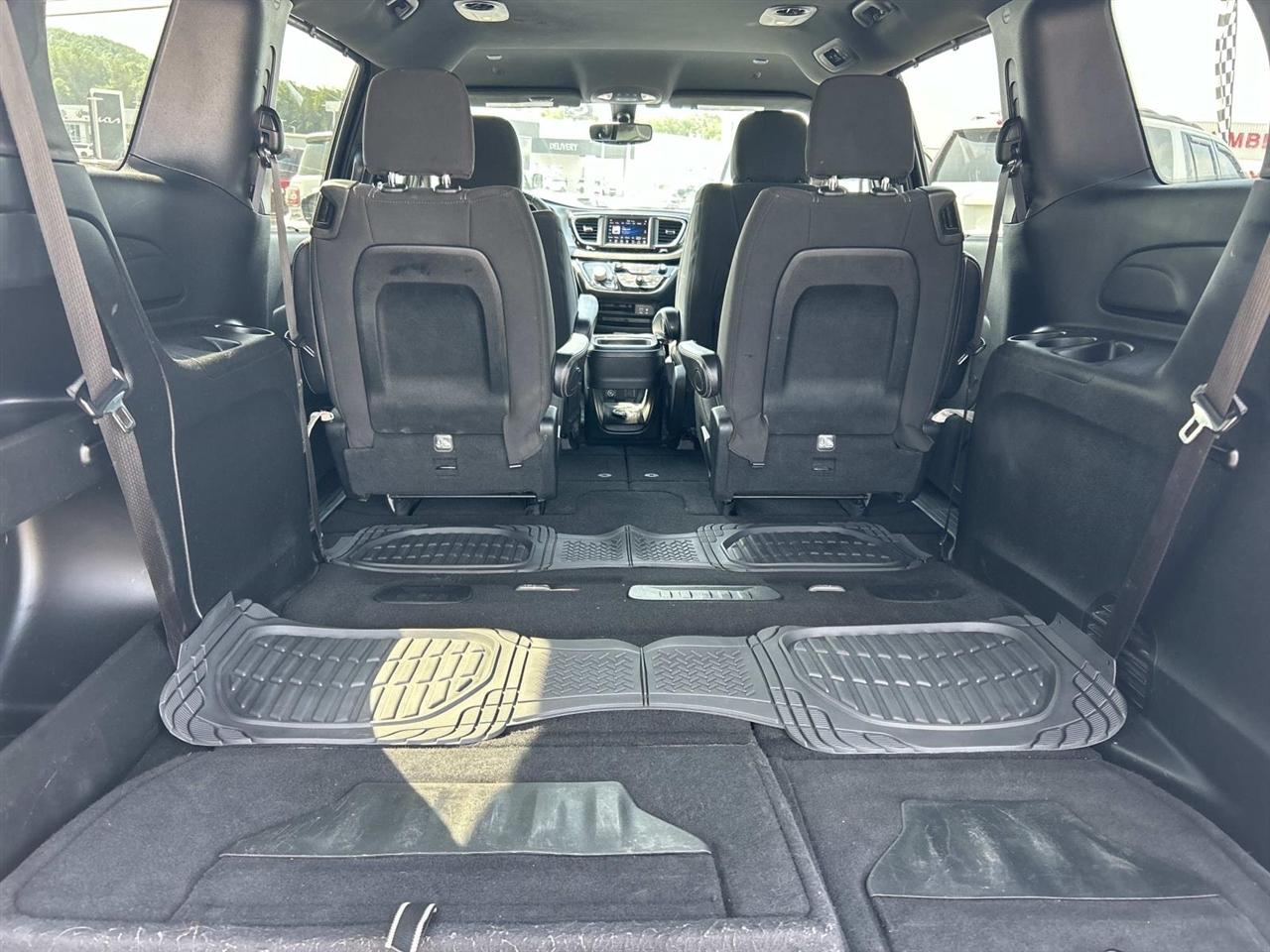 Chrysler Pacifica Touring FWD 2020