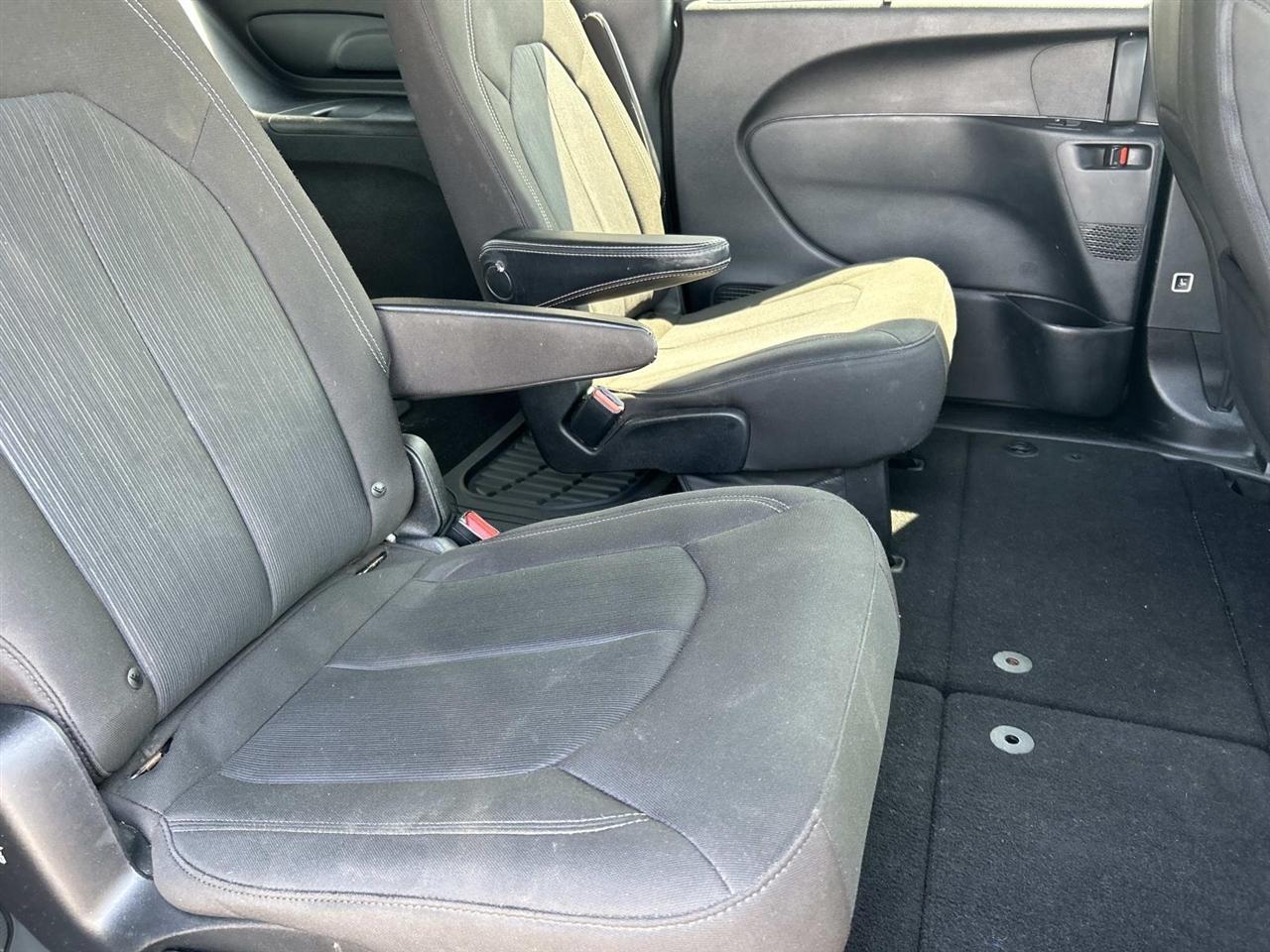 Chrysler Pacifica Touring FWD 2020