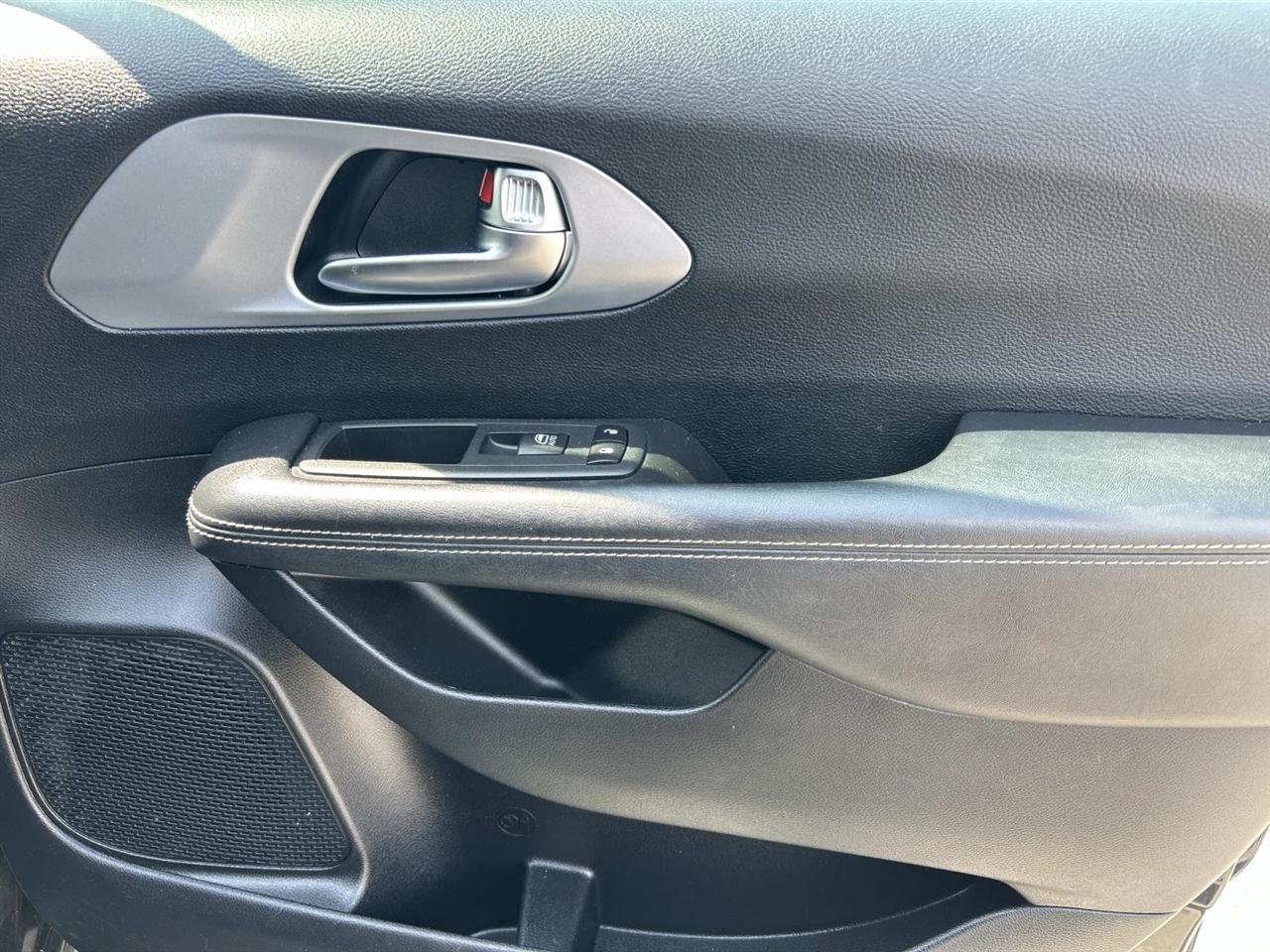 Chrysler Pacifica Touring FWD 2020