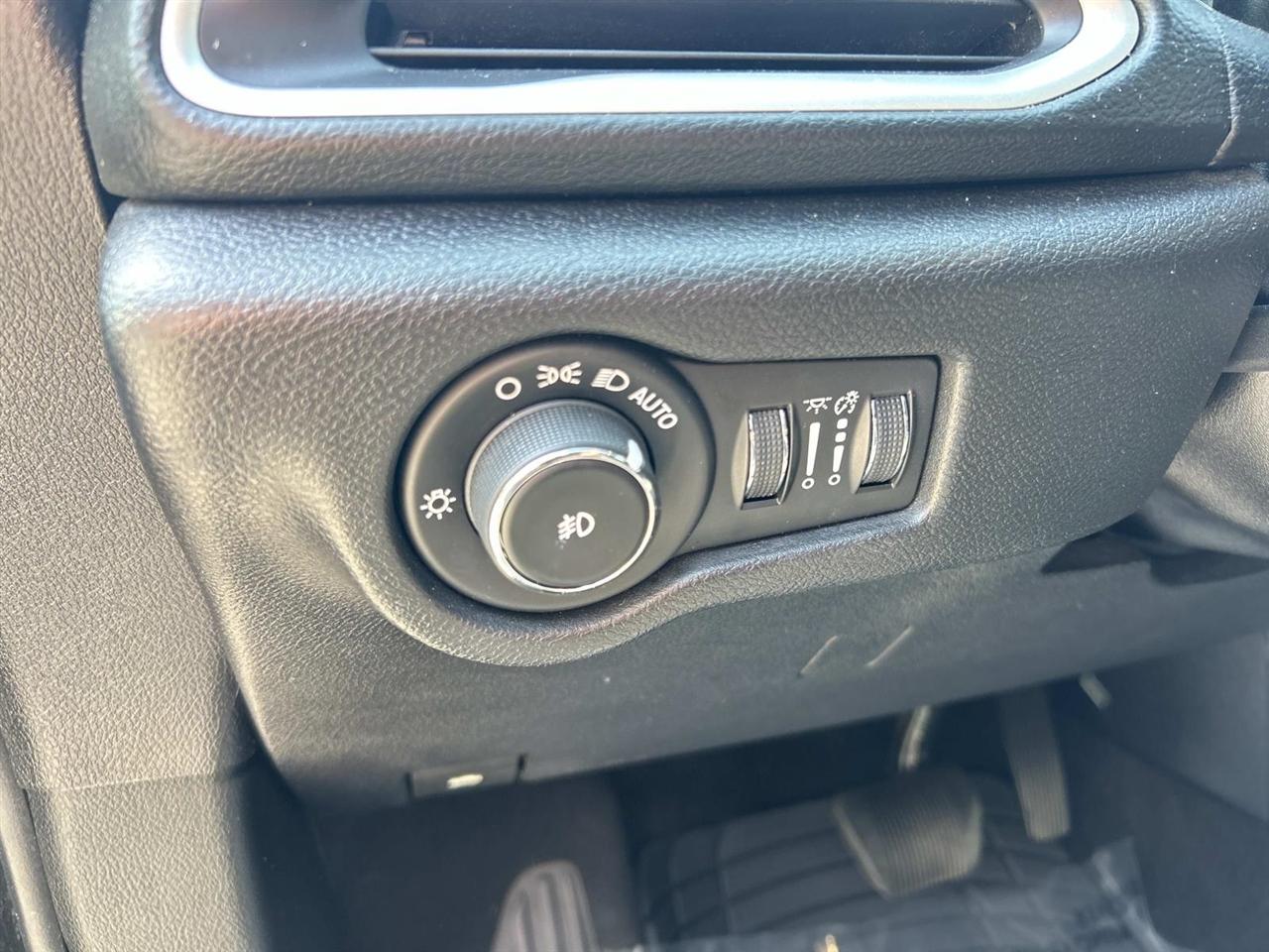 Chrysler Pacifica Touring FWD 2020