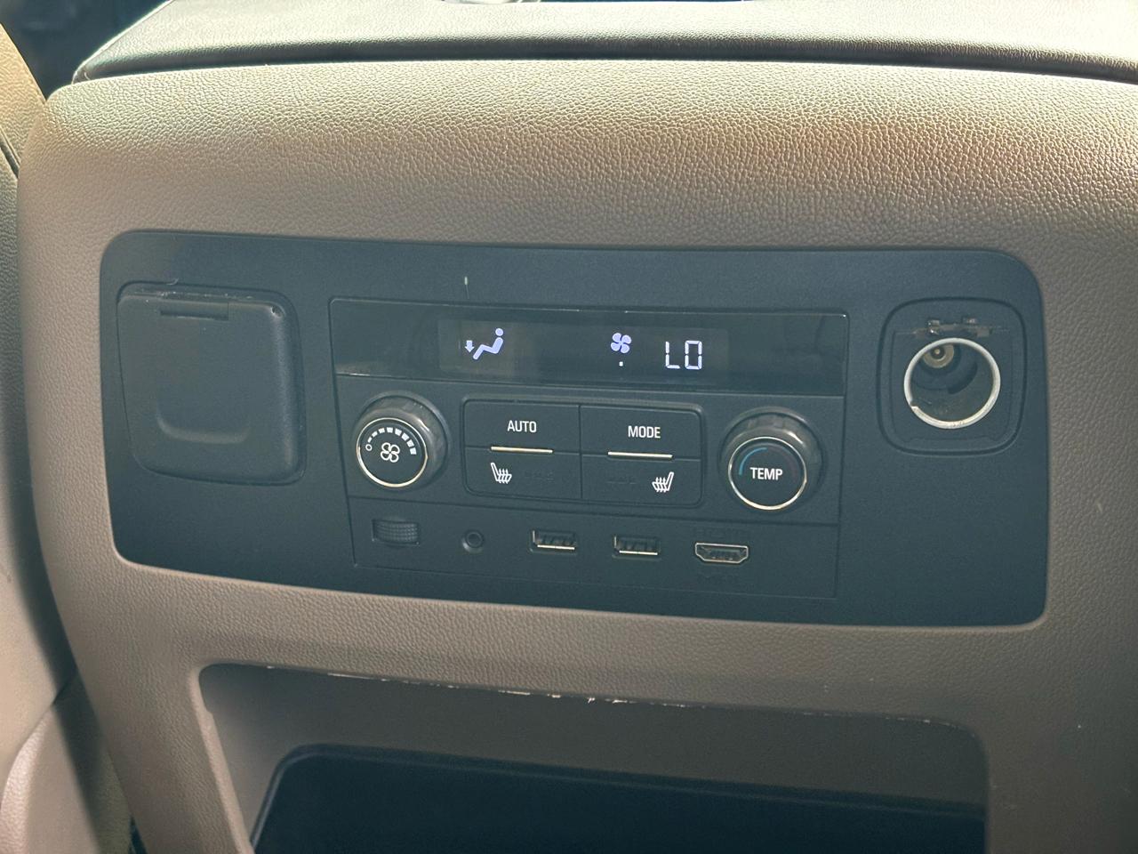 Chevrolet Tahoe 4WD 4dr Premier 2018