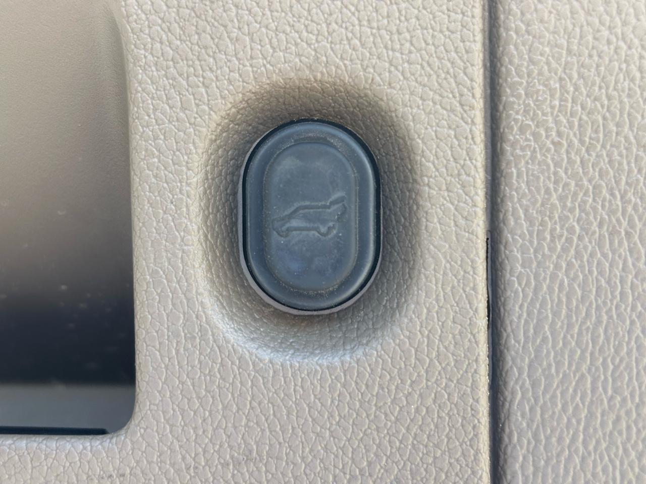 Chevrolet Tahoe 4WD 4dr Premier 2018