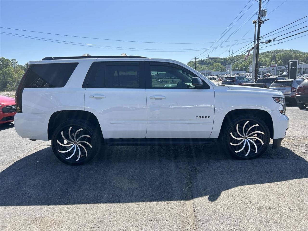 Chevrolet Tahoe 4WD 4dr Premier 2018