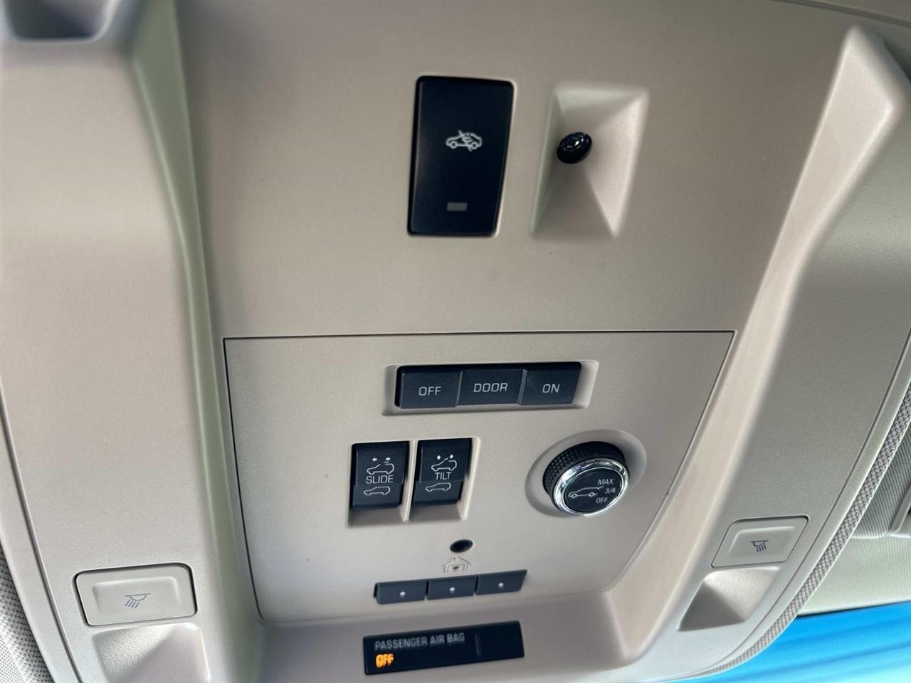 Chevrolet Tahoe 4WD 4dr Premier 2018