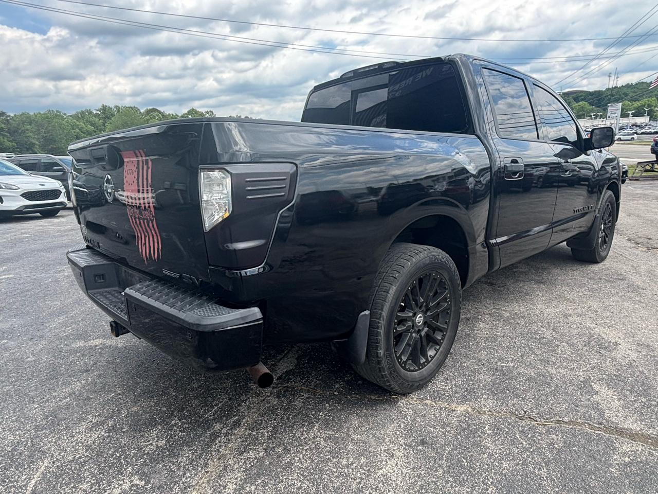 Nissan Titan 4x2 Crew Cab SV 2018