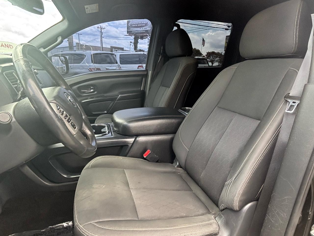 Nissan Titan 4x2 Crew Cab SV 2018