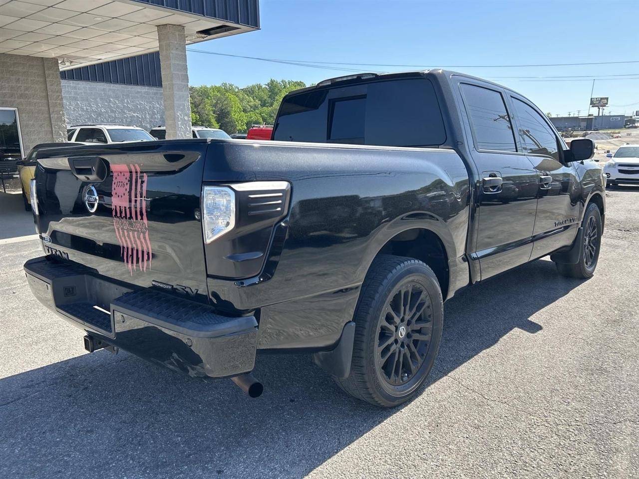 Nissan Titan 4x2 Crew Cab SV 2018