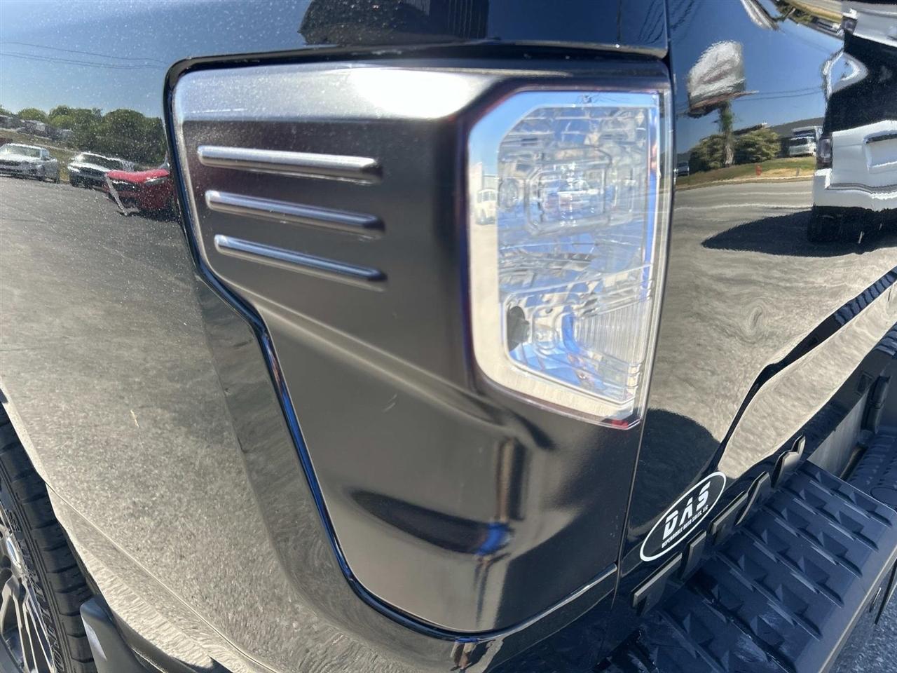 Nissan Titan 4x2 Crew Cab SV 2018