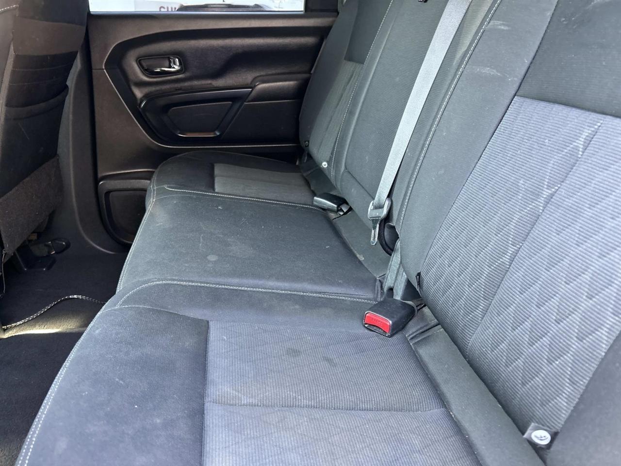 Nissan Titan 4x2 Crew Cab SV 2018