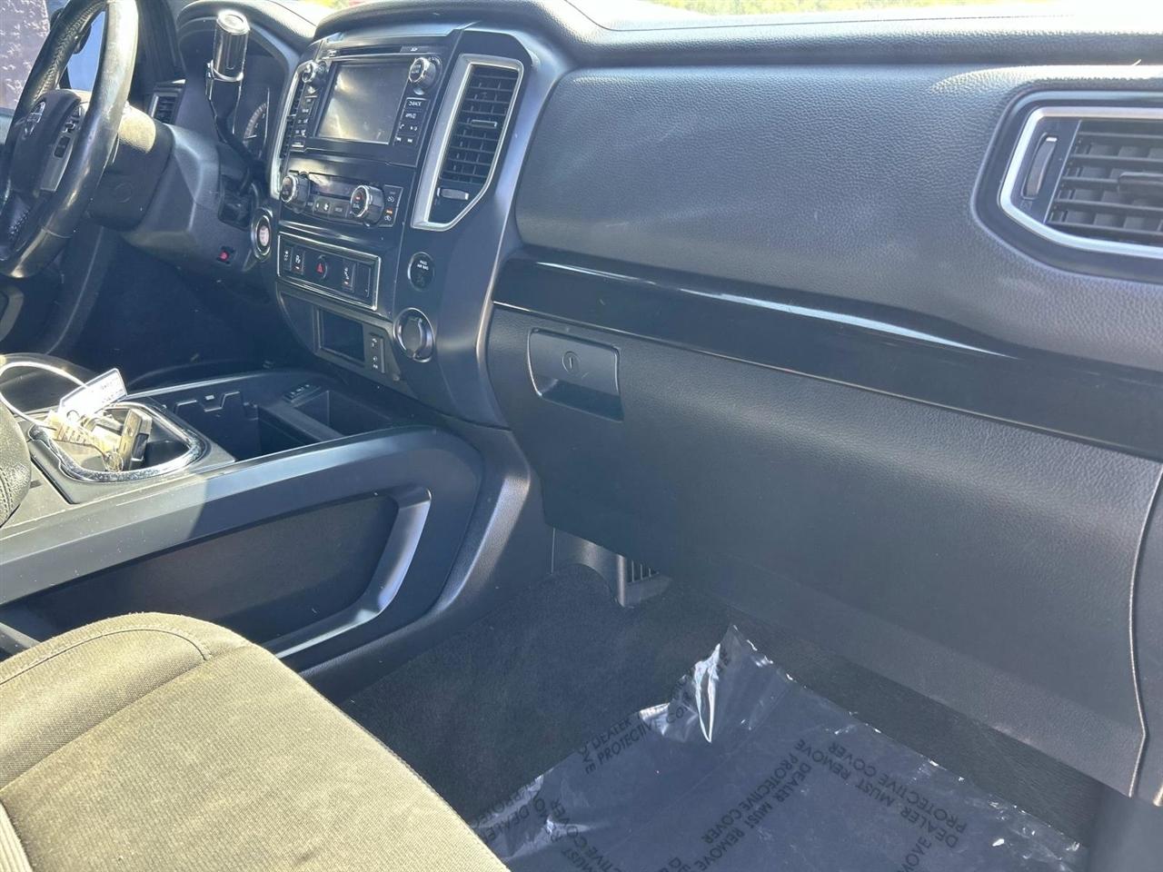 Nissan Titan 4x2 Crew Cab SV 2018