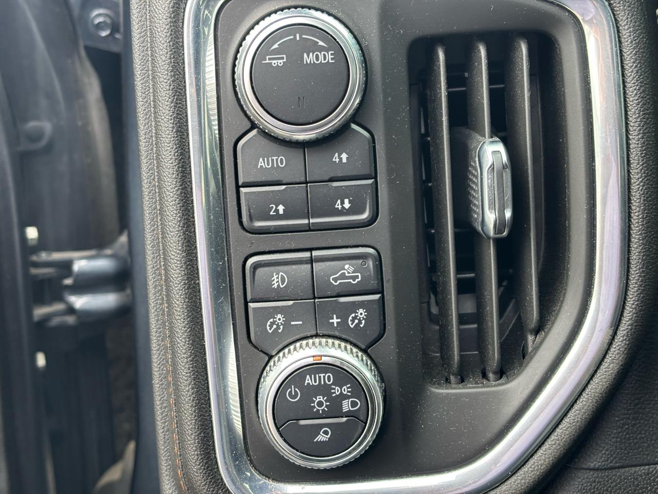 GMC Sierra 1500 4WD Crew Cab 147" AT4 2021