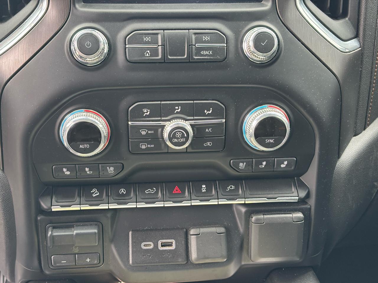 GMC Sierra 1500 4WD Crew Cab 147" AT4 2021