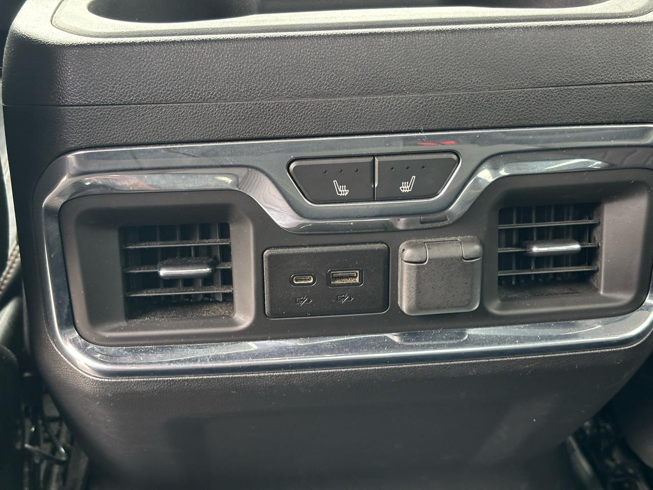 GMC Sierra 1500 4WD Crew Cab 147" AT4 2021