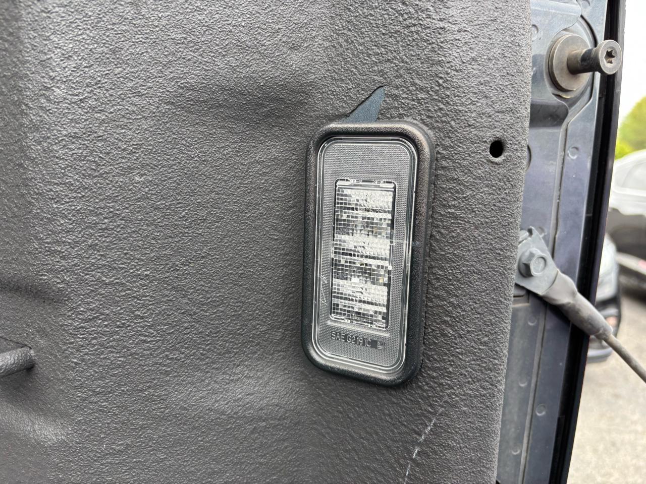 GMC Sierra 1500 4WD Crew Cab 147" AT4 2021