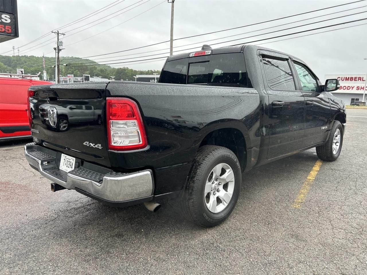 RAM 1500 Big Horn 4x4 Crew Cab 5'7" Box 2021