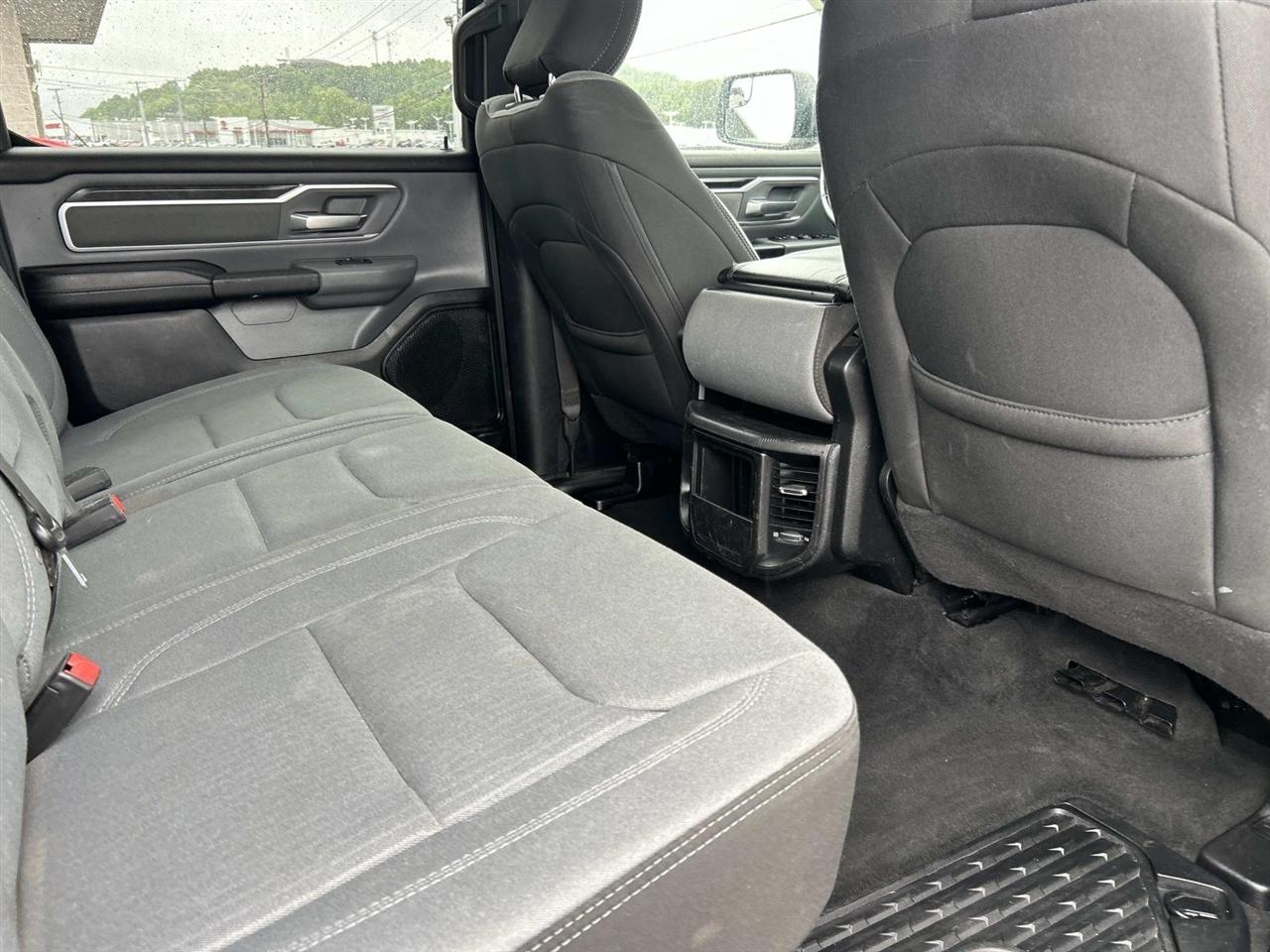 RAM 1500 Big Horn 4x4 Crew Cab 5'7" Box 2021