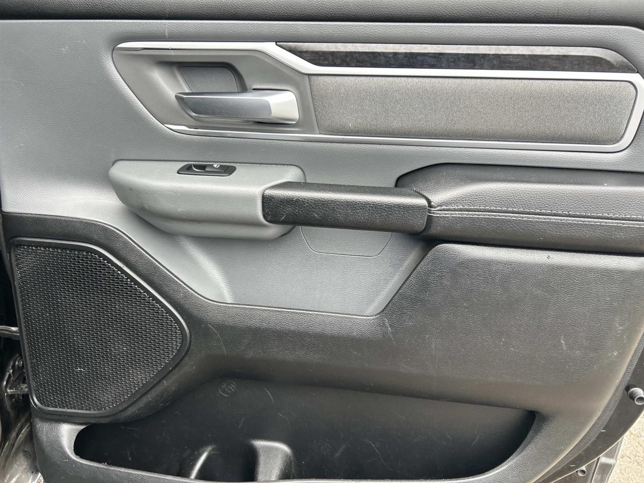 RAM 1500 Big Horn 4x4 Crew Cab 5'7" Box 2021